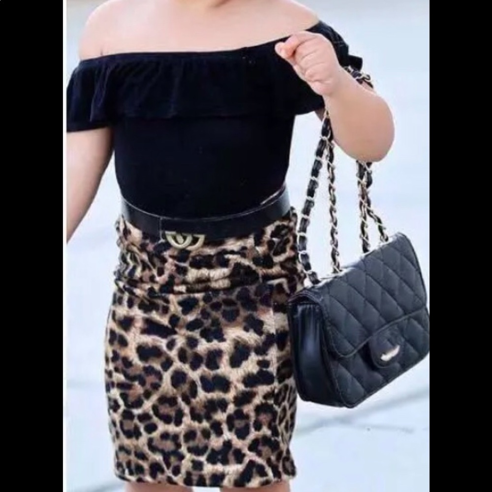 Girls Size 7 Shirt & Leopard skirt set